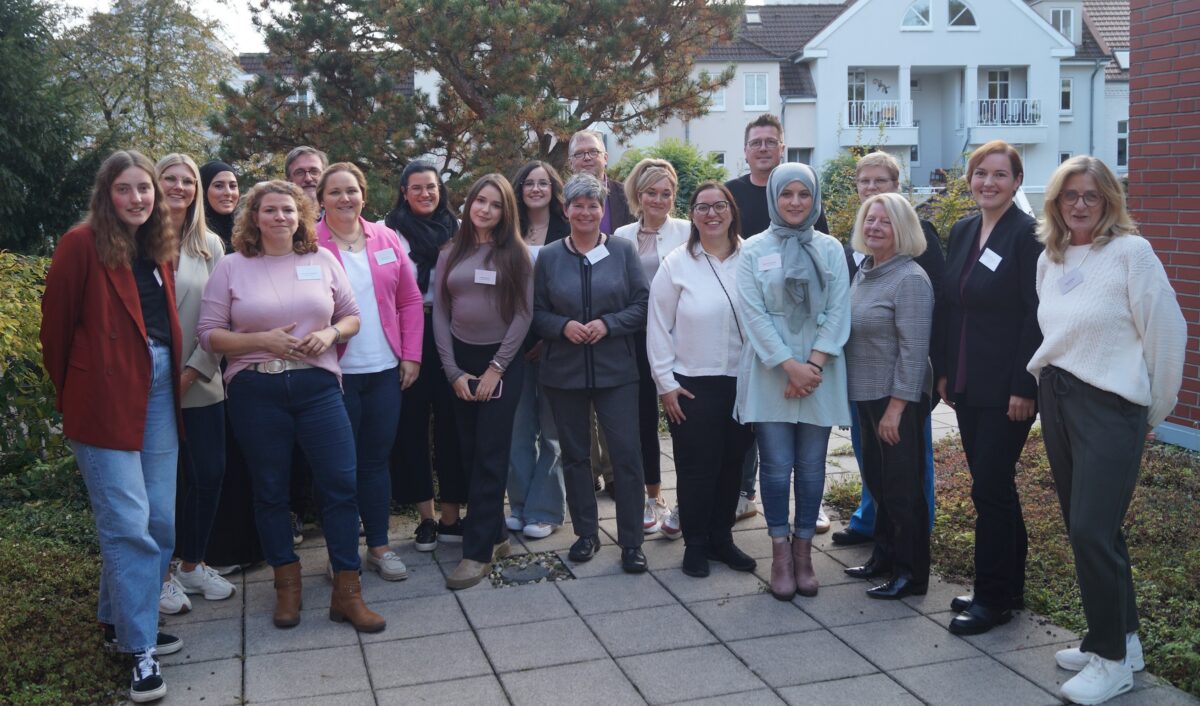 Die Beteiligten freuen sich über den gelungenen Start des neuen Mentoring-Programms.  Foto: Kompetenzzentrum Frau & Beruf Mittlerer Niederrhein