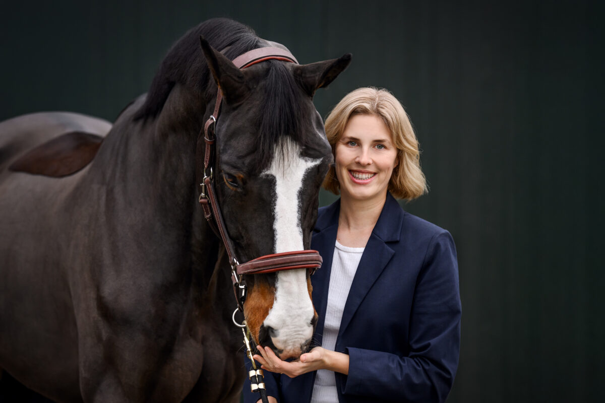 Alina Voigt hat sich mit einer digitalen Lösung für die Bewertung von Pferden selbstständig gemacht – mit Unterstützung der bei der WFG angesiedelten Gründungsberatung. Foto: EquiPrice Pro GmbH